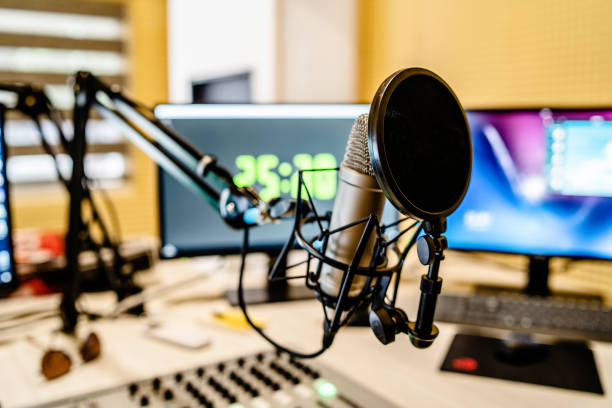 Rádio volta a mostrar força e vira canal crucial de informação durante apagão na Europa