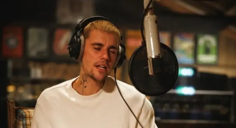 Justin Bieber posta fotos do estúdio e anima fãs com possível retorno