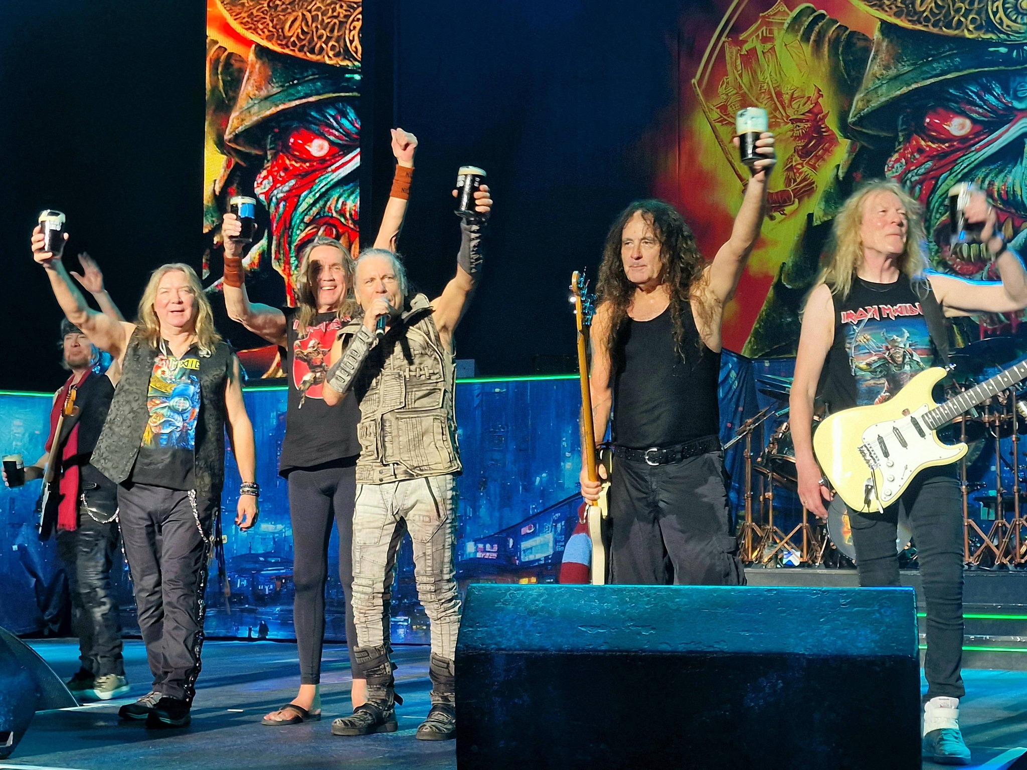 Iron Maiden pede que fãs evitem uso de câmeras de celulares por respeito à banda e ao público