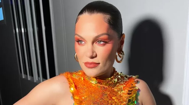Jessie J revela diagnóstico de câncer de mama: "Vou sumir por um tempo"