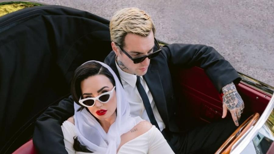Demi Lovato se casa com Jordan Lutes na Califórnia