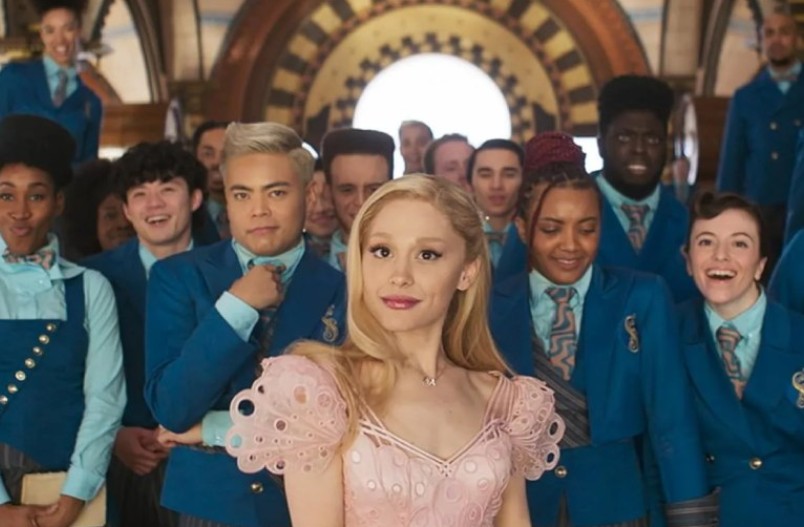 Ariana Grande é convidada para ser votante no Oscar após indicação por ‘Wicked’