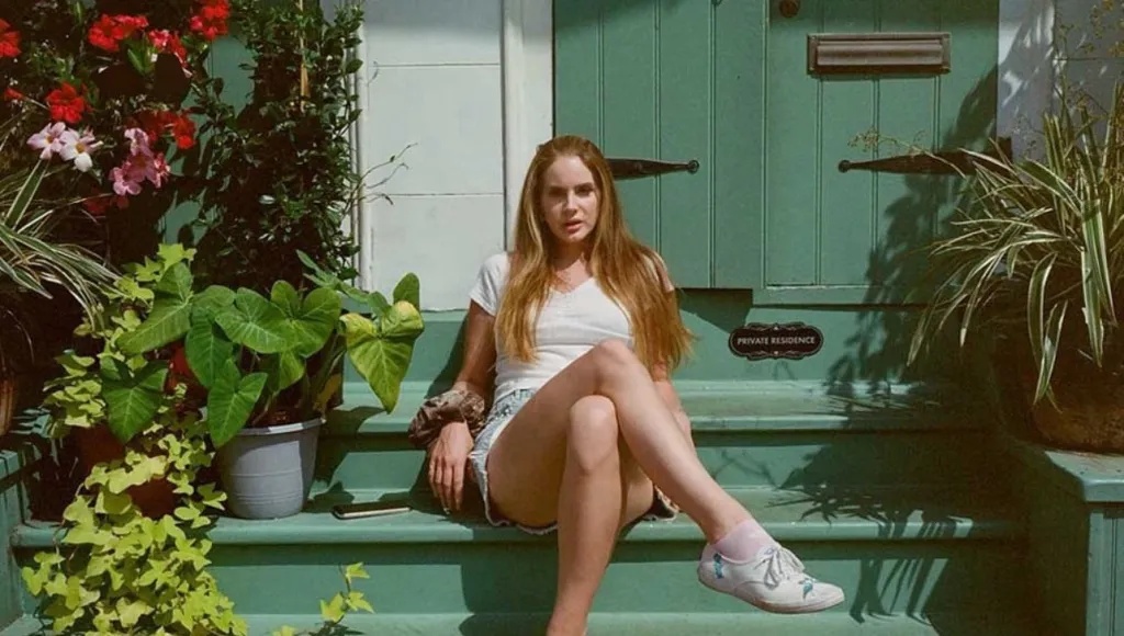 Lana Del Rey diz que "reza todos os dias" pela Palestina e que deseja a paz mundial